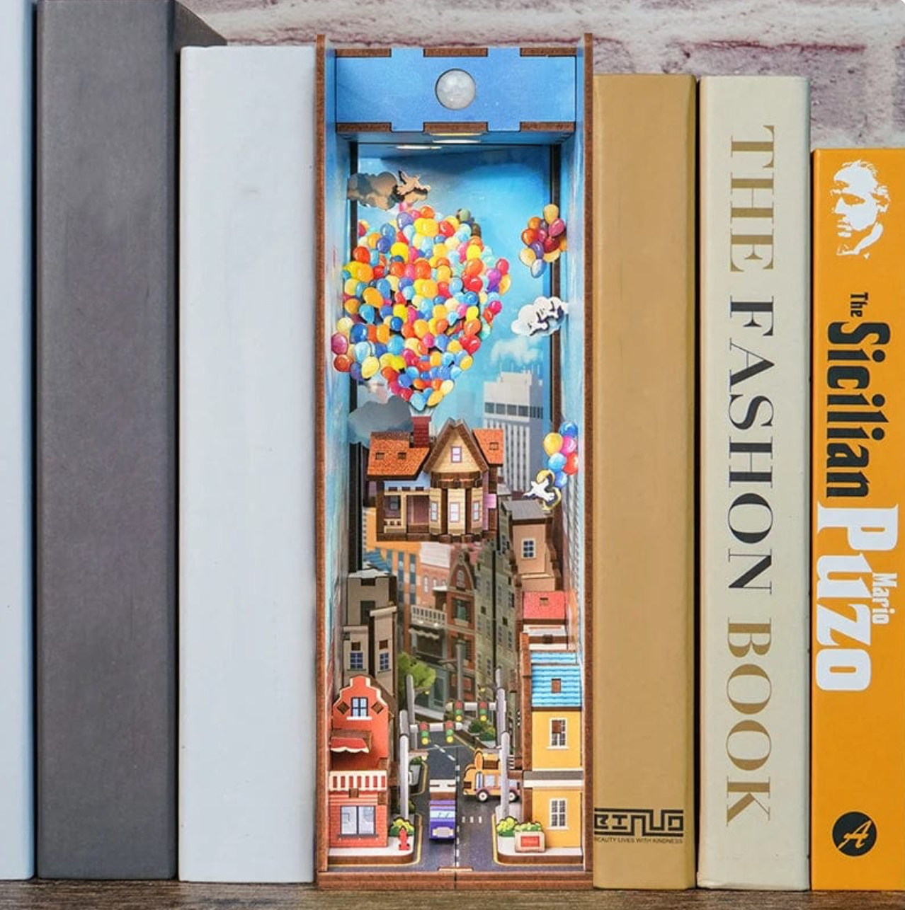 «Travel with the Wind» – DIY Wooden Book Nook & 3D Bookshelf Insert